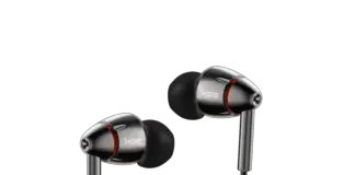 1More Quad Driver THX certified headphones