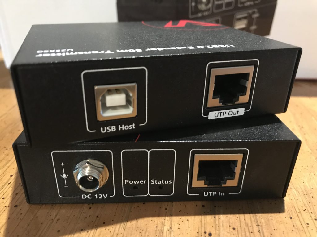 The AV Access USB 2.0 extender consists of a sender and receiver.